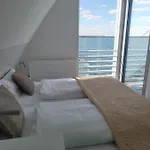 Schwimmendes Sky Villa