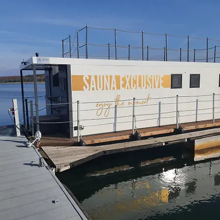 Вилла Schwimmendes Sky *